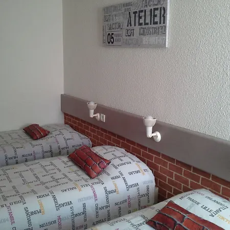 Hotel Logis 2*
